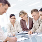 Rezygnacja z funkcji członka zarządu: kluczowe obowiązki, terminy i konsekwencje prawne