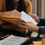 Rezygnacja z funkcji członka zarządu: kluczowe obowiązki, terminy i konsekwencje prawne